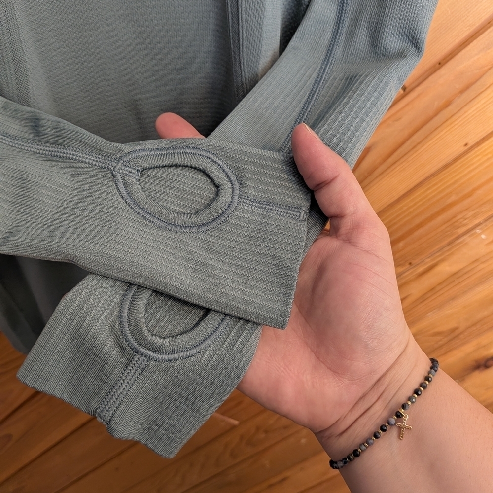 lululemon athletica Long Sleeve Swiftly Tech Top in Soft Green Size 4 - Picture 5 of 6